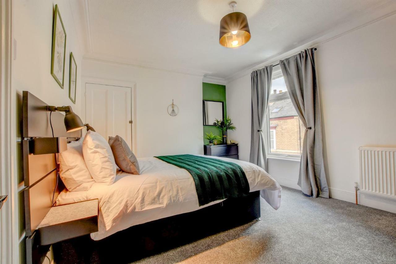 Holiday home Stones Throw *