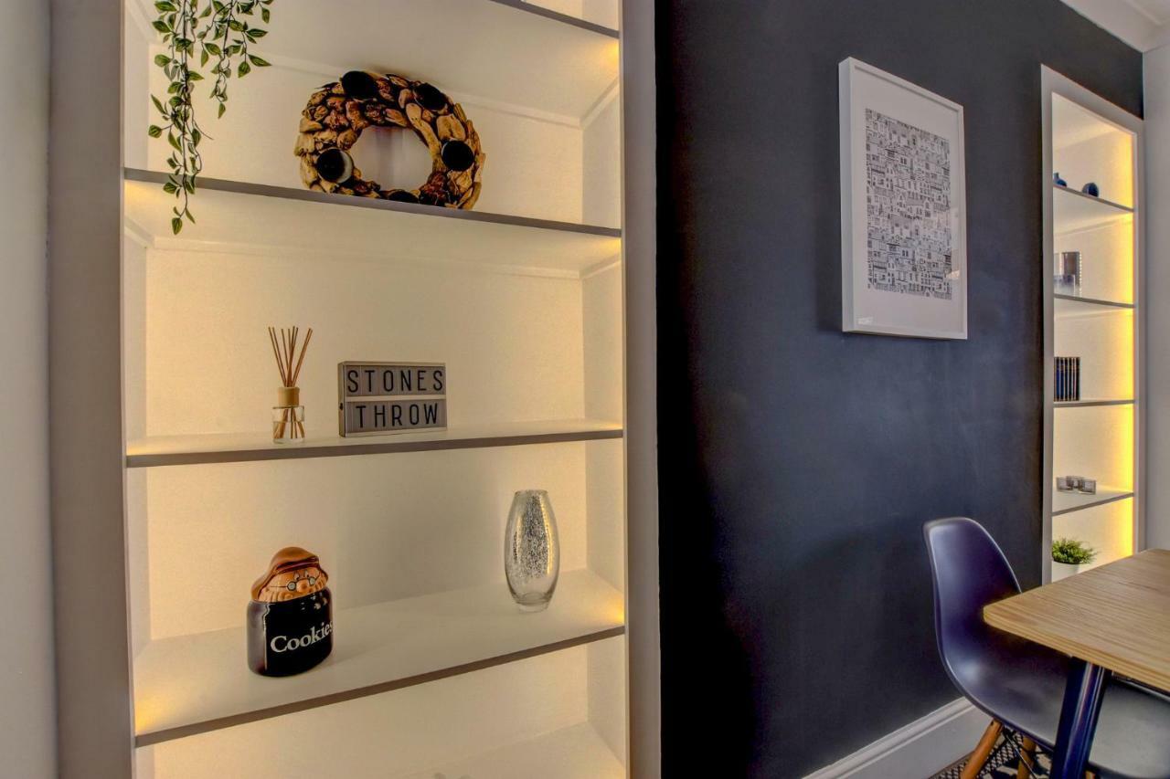 Holiday home Stones Throw *